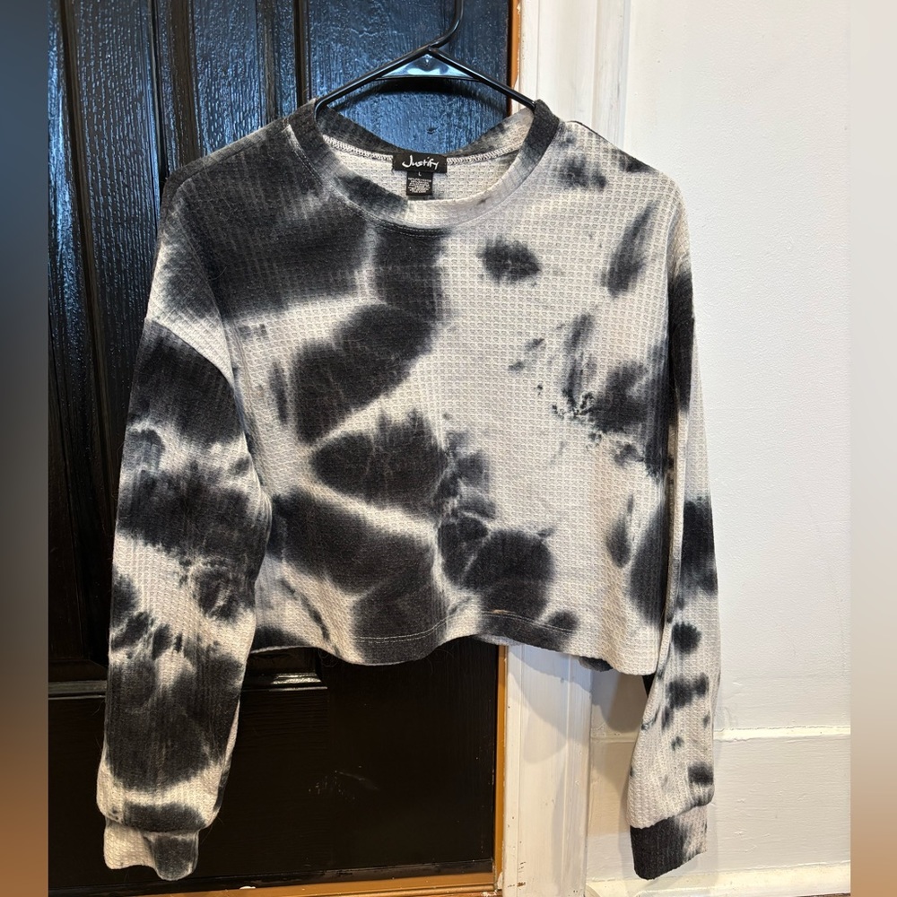 Long sleeve crop top (size L)